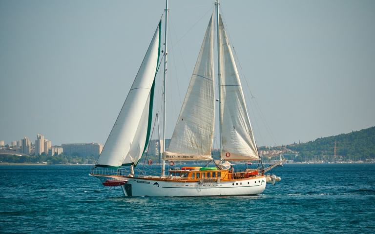 boat Port Kaštilac