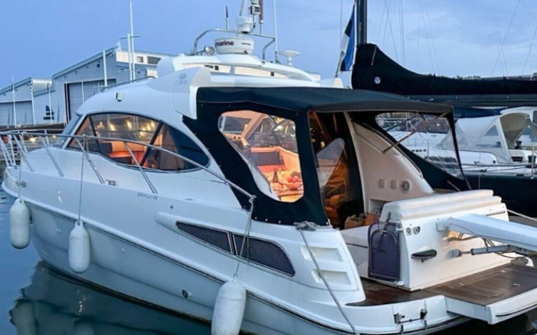 boat Port de Menton Garavan